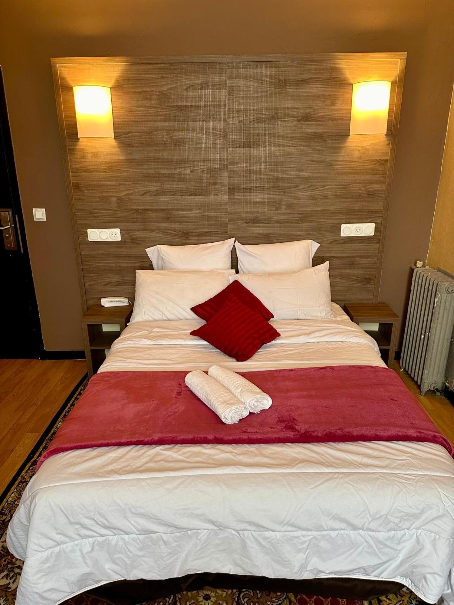 Hotel Victor Hugo Clamart Εξωτερικό φωτογραφία